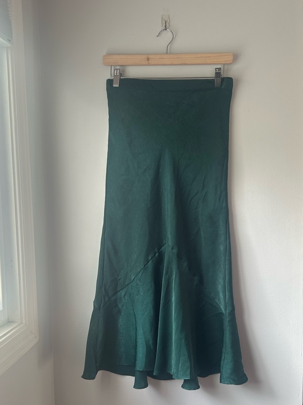 Emerald Green Satin Midi Skirt - Picture 2 of 8